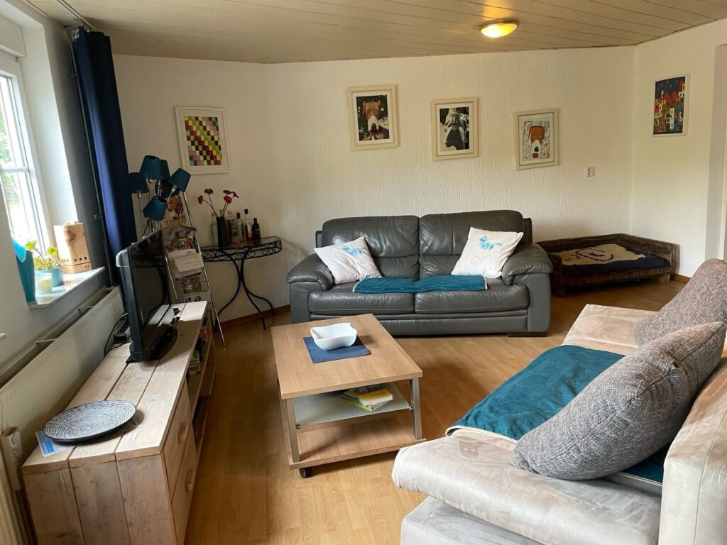Wohnzimmer mit Sofa